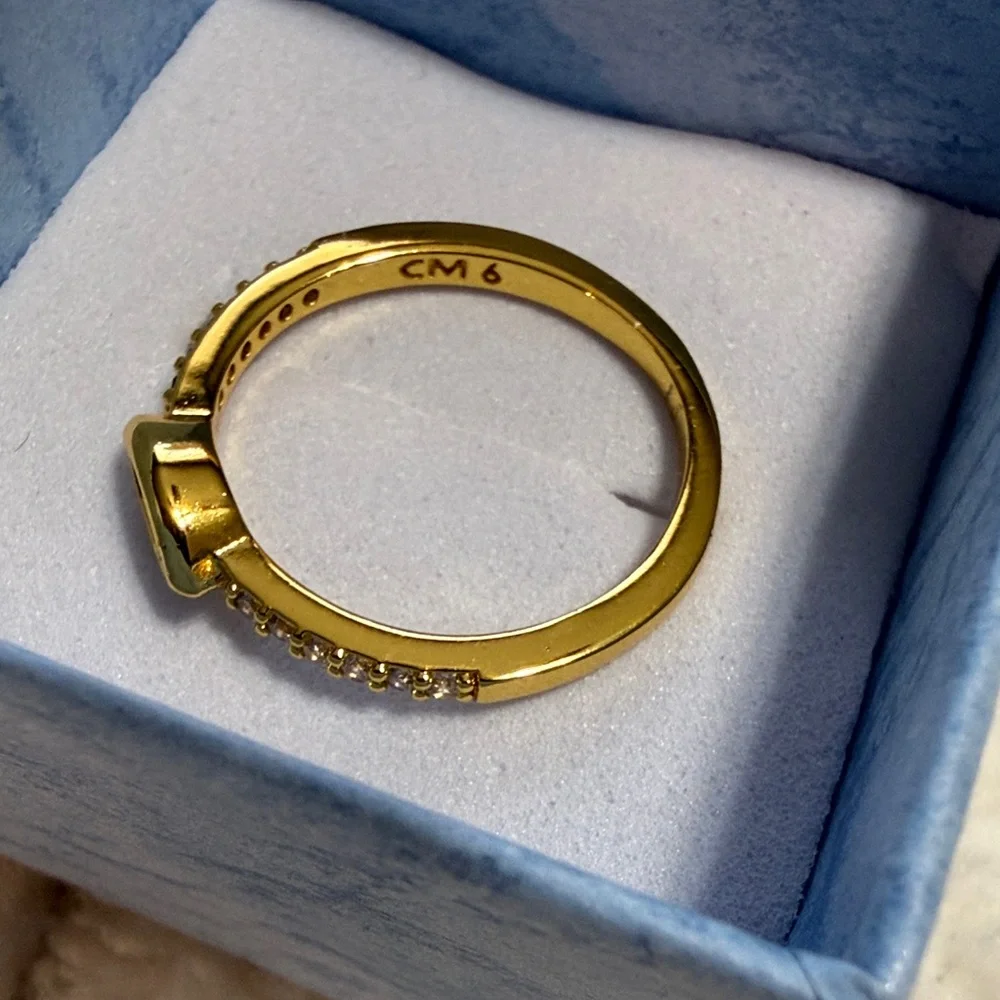 Pretty Bird Gold Plated Ring with Clear Stone Accents size 5.75 - Picture 4 of 4